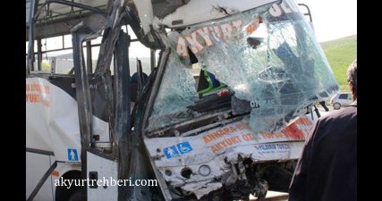 Ayurt'ta Otobüs Kazası: 25 Yaralı