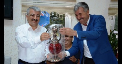 Yiğit Kaymakam Veda Etti