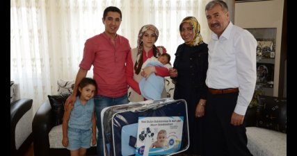 Yeni Doğan Bebeklere Hediye